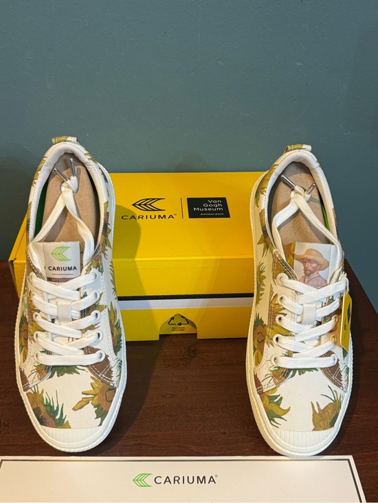 Cariuma Shoes - Cariuma Vincent Van Gogh Museum Sunflowers Canvas Sneakers Size 8.5, New in Box